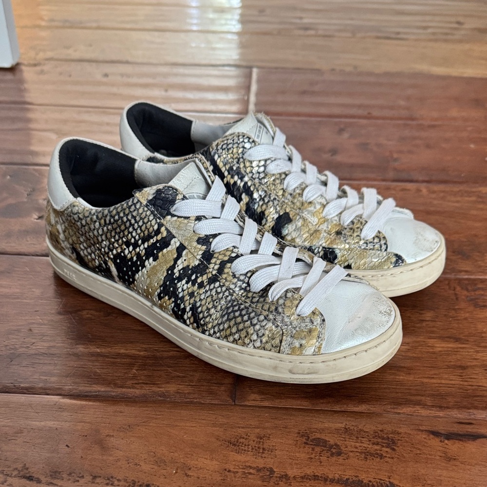 P448 Snakeskin Pattern Women's Sneakers